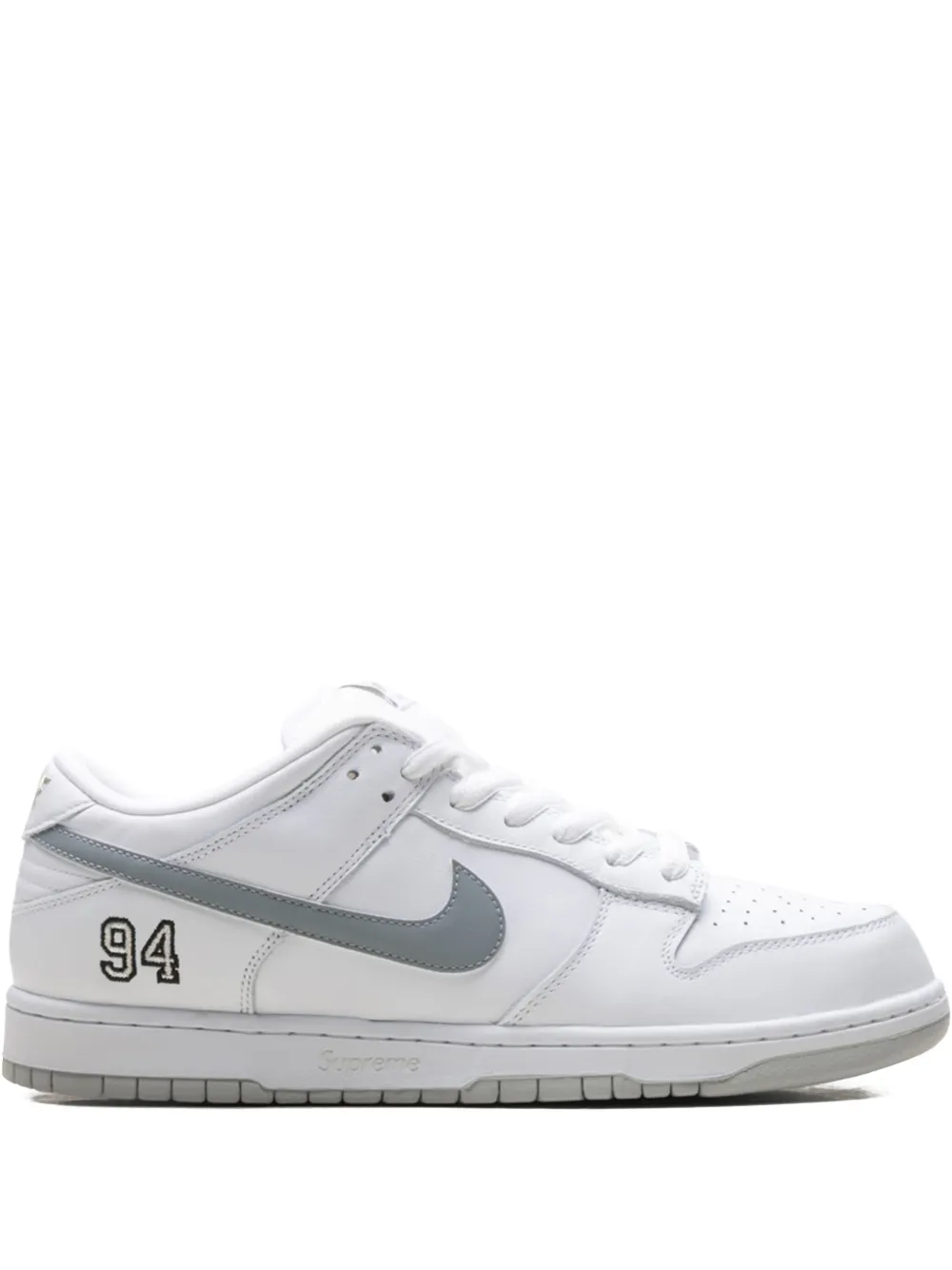 Кроссовки SB Dunk Low "Supreme - Белые" Nike, белый
Кроссовки SB Dunk Low "Supreme - Белые" Nike, белый