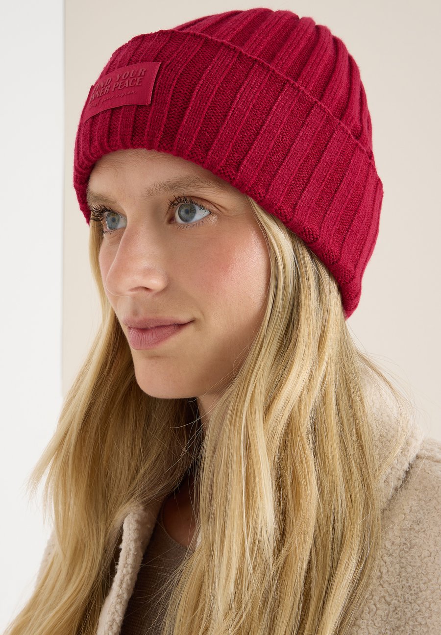 Шапка Cecil UNIFARBE, Rot/Red
Шапка Cecil UNIFARBE, Rot/Red