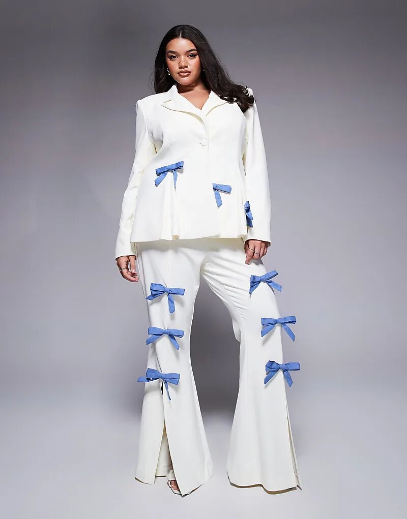 Приталенный пиджак ASOS LUXE Curve кремового цвета с джинсовыми бантами
Приталенный пиджак ASOS LUXE Curve кремового цвета с джинсовыми бантами