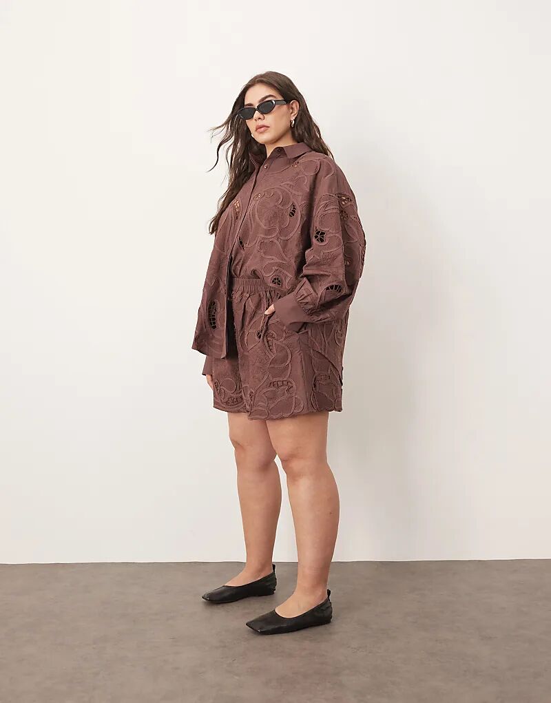 Хлопковые шорты ARRANGE Curve с зеркальным цветочным узором и вышивкой в стиле ришелье шоколадного цвета
Хлопковые шорты ARRANGE Curve с зеркальным цветочным узором и вышивкой в стиле ришелье шоколадного цвета