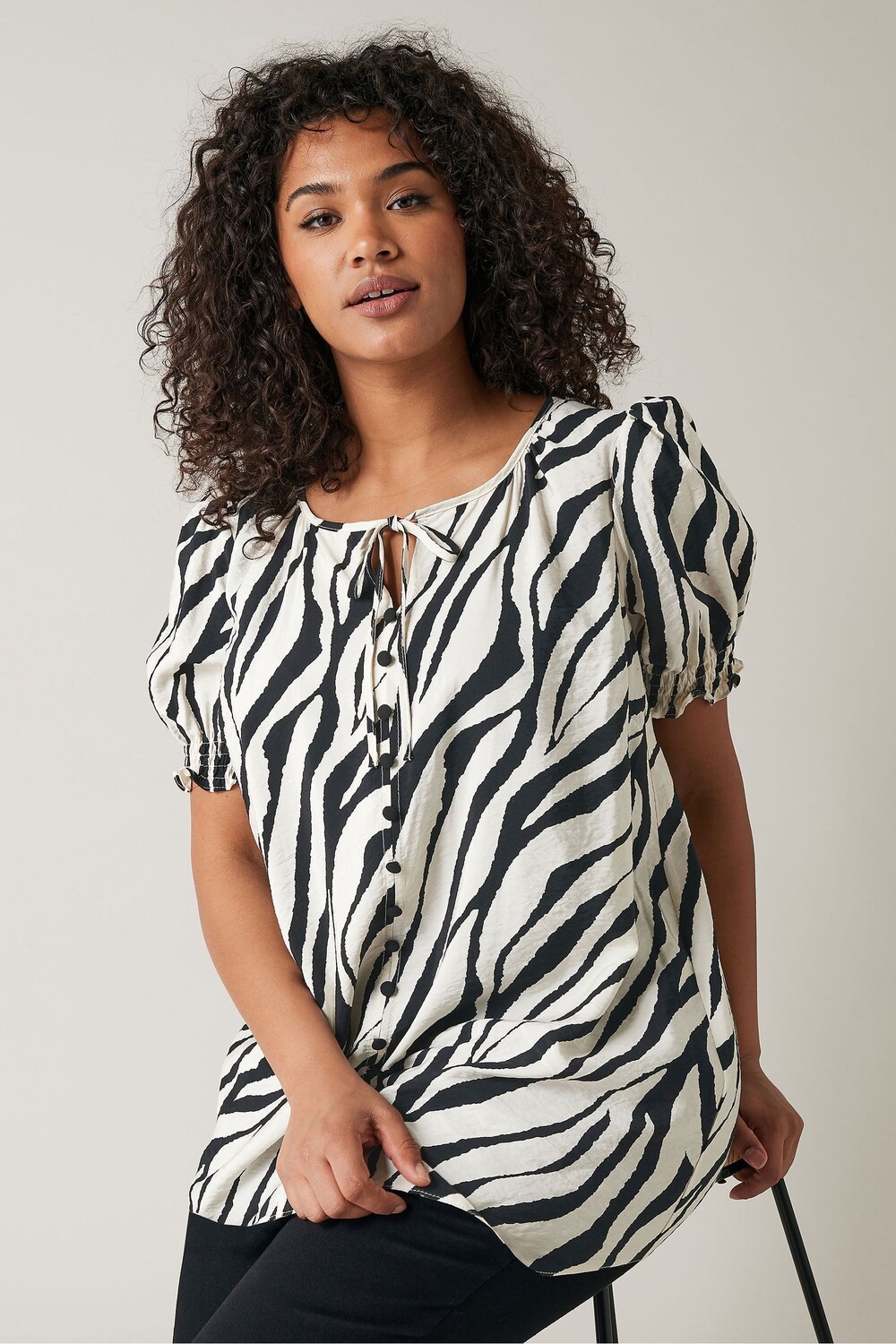 Блузка Evans с принтом пейсли и завязывающимся воротником Next, черный
Блузка Evans с принтом пейсли и завязывающимся воротником Next, черный