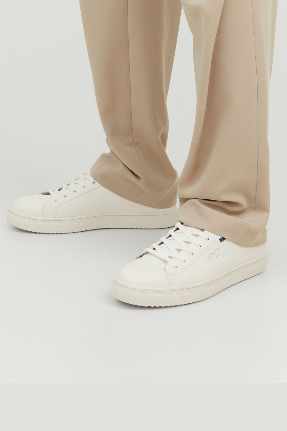 Элегантные кожаные спортивные кроссовки Jack & Jones, белый
Элегантные кожаные спортивные кроссовки Jack & Jones, белый