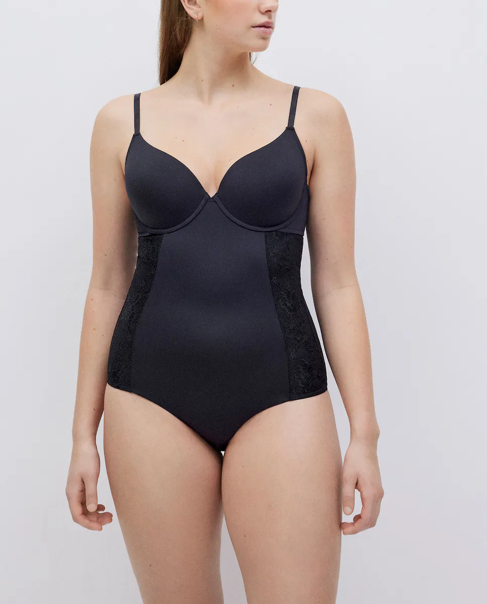 Кружевной утягивающий боди со средней степенью компрессии Ysabel Mora, черный
Кружевной утягивающий боди со средней степенью компрессии Ysabel Mora, черный