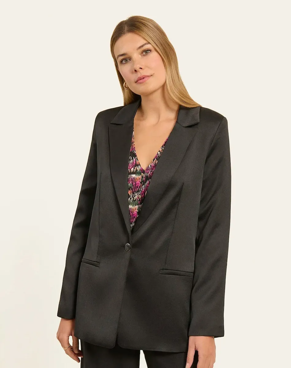 Женский блейзер из атласной ткани с воротником-лацканом Naf Naf, черный
Женский блейзер из атласной ткани с воротником-лацканом Naf Naf, черный