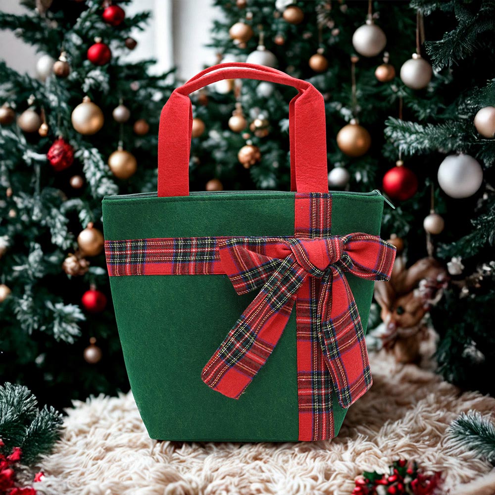 Клетчатая сумка-шопер с бантом в новогоднем стиле FASHNZFAB, зеленый
Клетчатая сумка-шопер с бантом в новогоднем стиле FASHNZFAB, зеленый