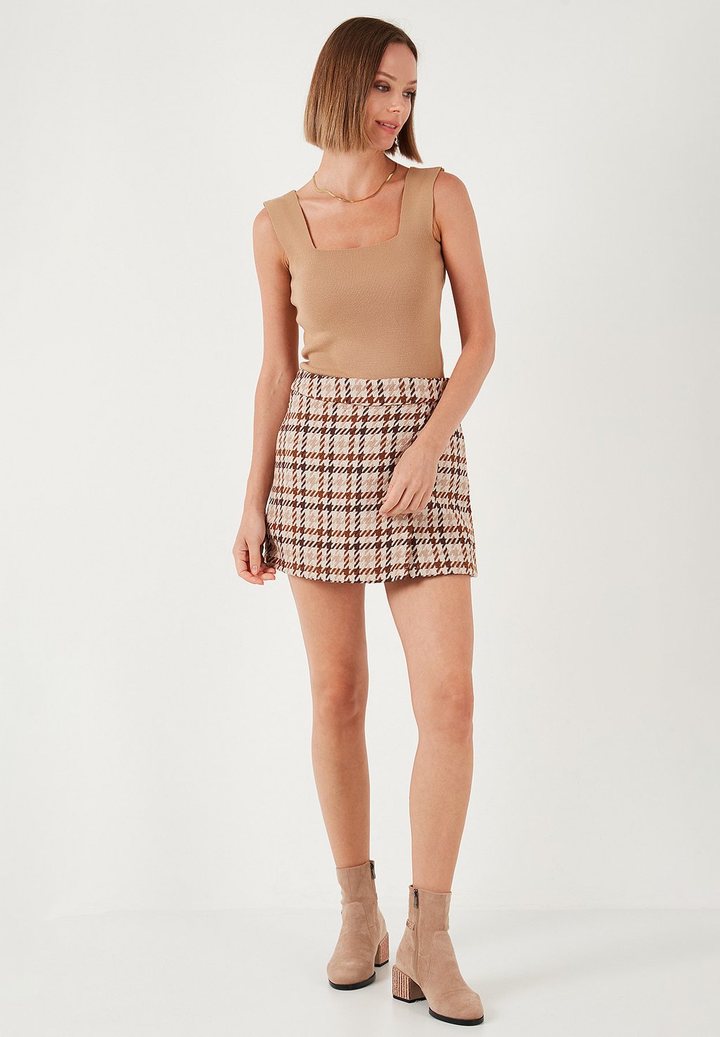 Юбка А-силуэта REGULAR FIT LELA, коричневый
Юбка А-силуэта REGULAR FIT LELA, коричневый