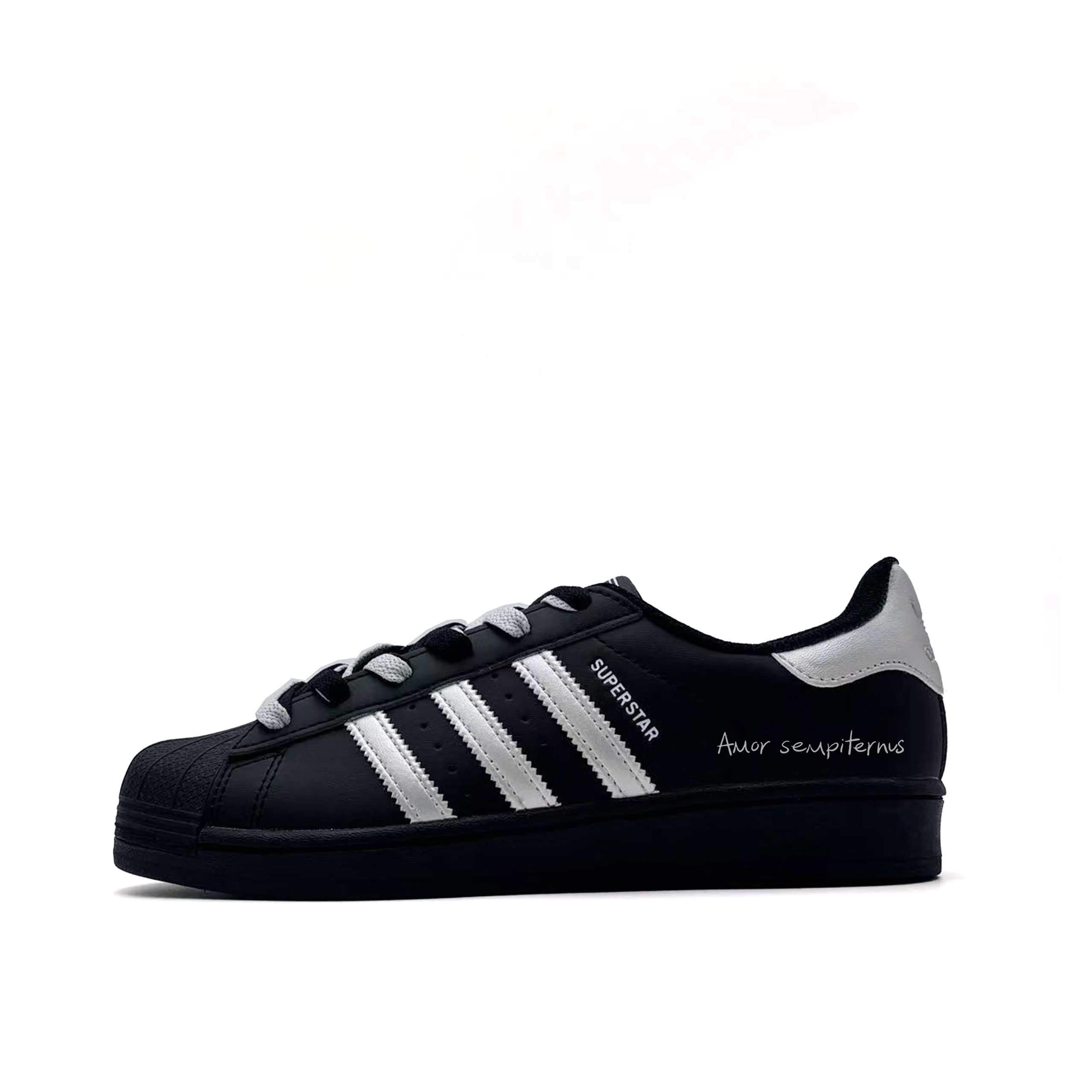 Adidas Originals Superstar 2 Half Poem Abrasion Resistant Low top детские скейтбординг кроссовки Black Silver для подростков
Adidas Originals Superstar 2 Half Poem Abrasion Resistant Low top детские скейтбординг кроссовки Black Silver для подростков