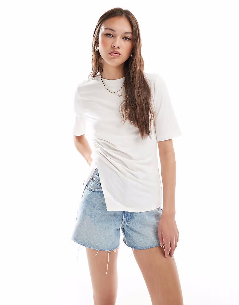 Футболка с корсетом Object и разрезом белого цвета
Футболка с корсетом Object и разрезом белого цвета