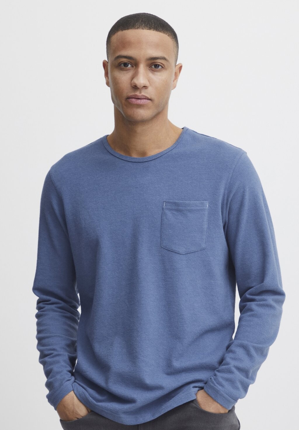 Свитер вязаный BHTEE Blend, цвет delft
Свитер вязаный BHTEE Blend, цвет delft