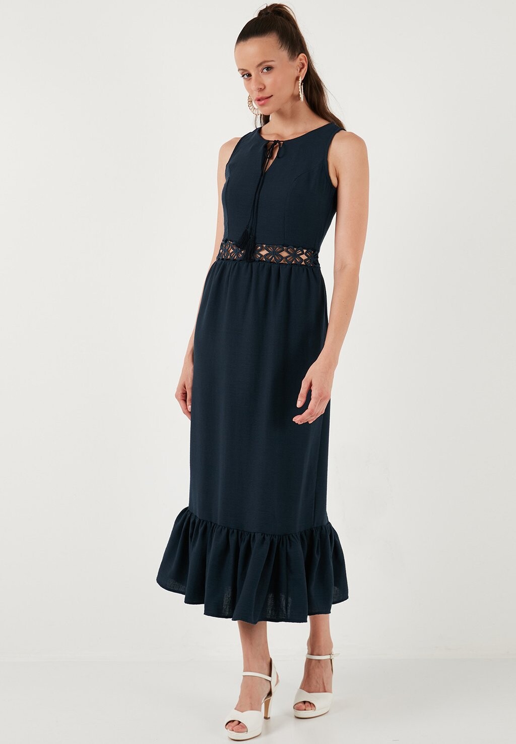 Повседневное платье REGULAR FIT LELA, темно-синий
Повседневное платье REGULAR FIT LELA, темно-синий