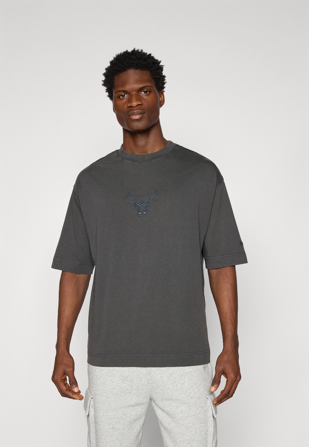 Футболка с принтом NBA CHICAGO BULLS WASHED BOX TEE - Club wear New Era, белый
Футболка с принтом NBA CHICAGO BULLS WASHED BOX TEE - Club wear New Era, белый