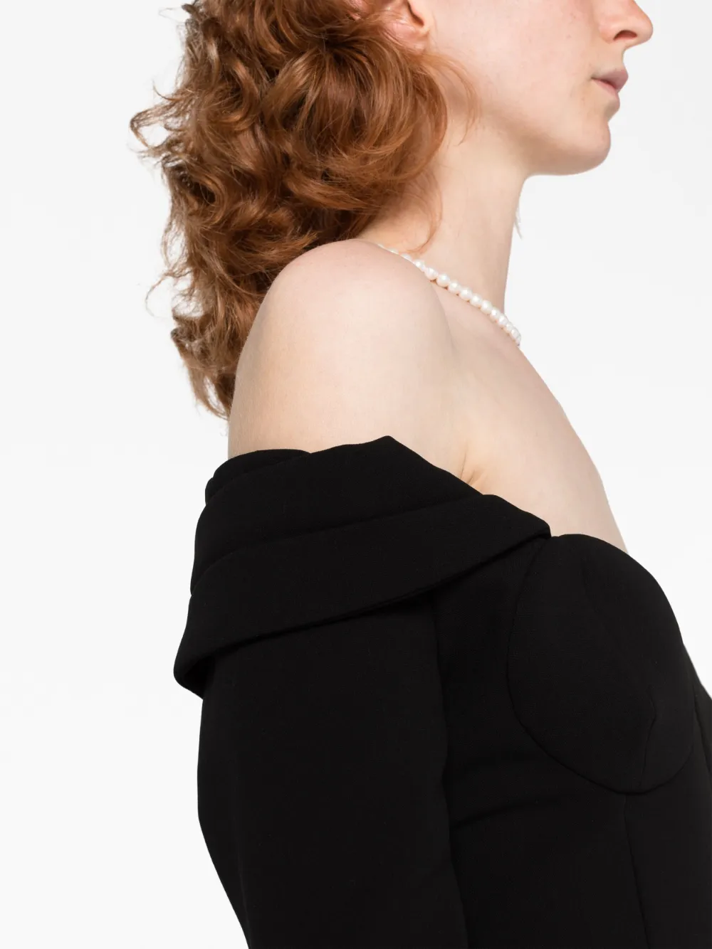 Платье мини с открытыми плечами Magda Butrym, черный
Платье мини с открытыми плечами Magda Butrym, черный