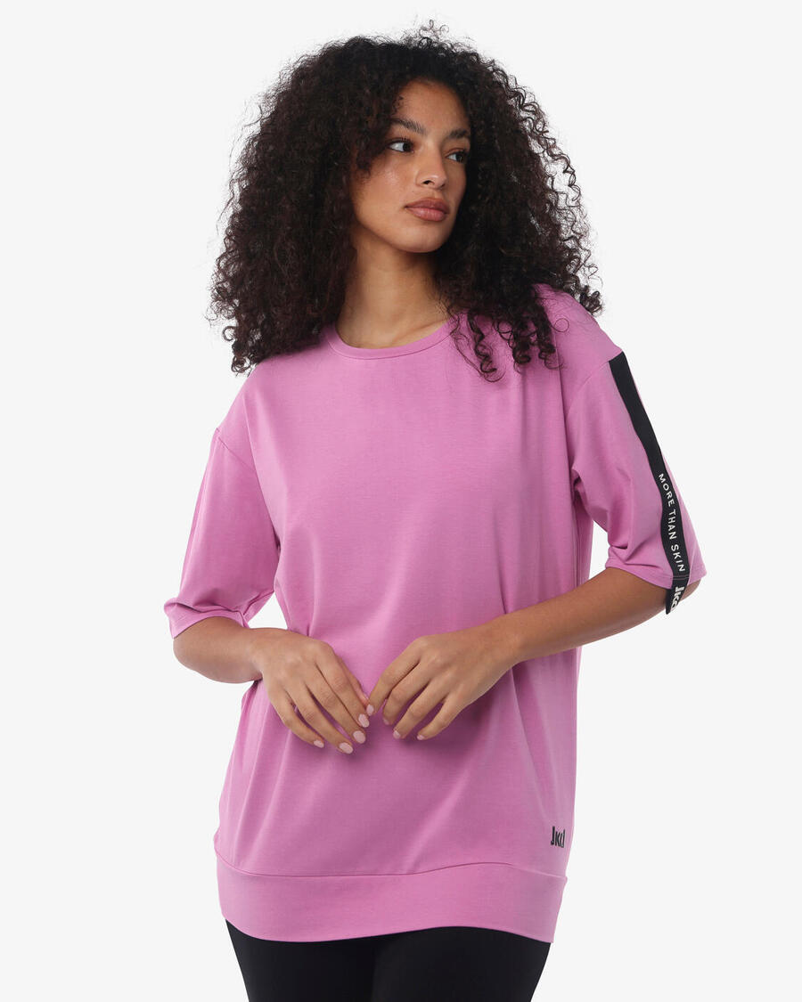 JAKED Женская синтетическая фитнес-футболка цвета цикламена
JAKED Женская синтетическая фитнес-футболка цвета цикламена