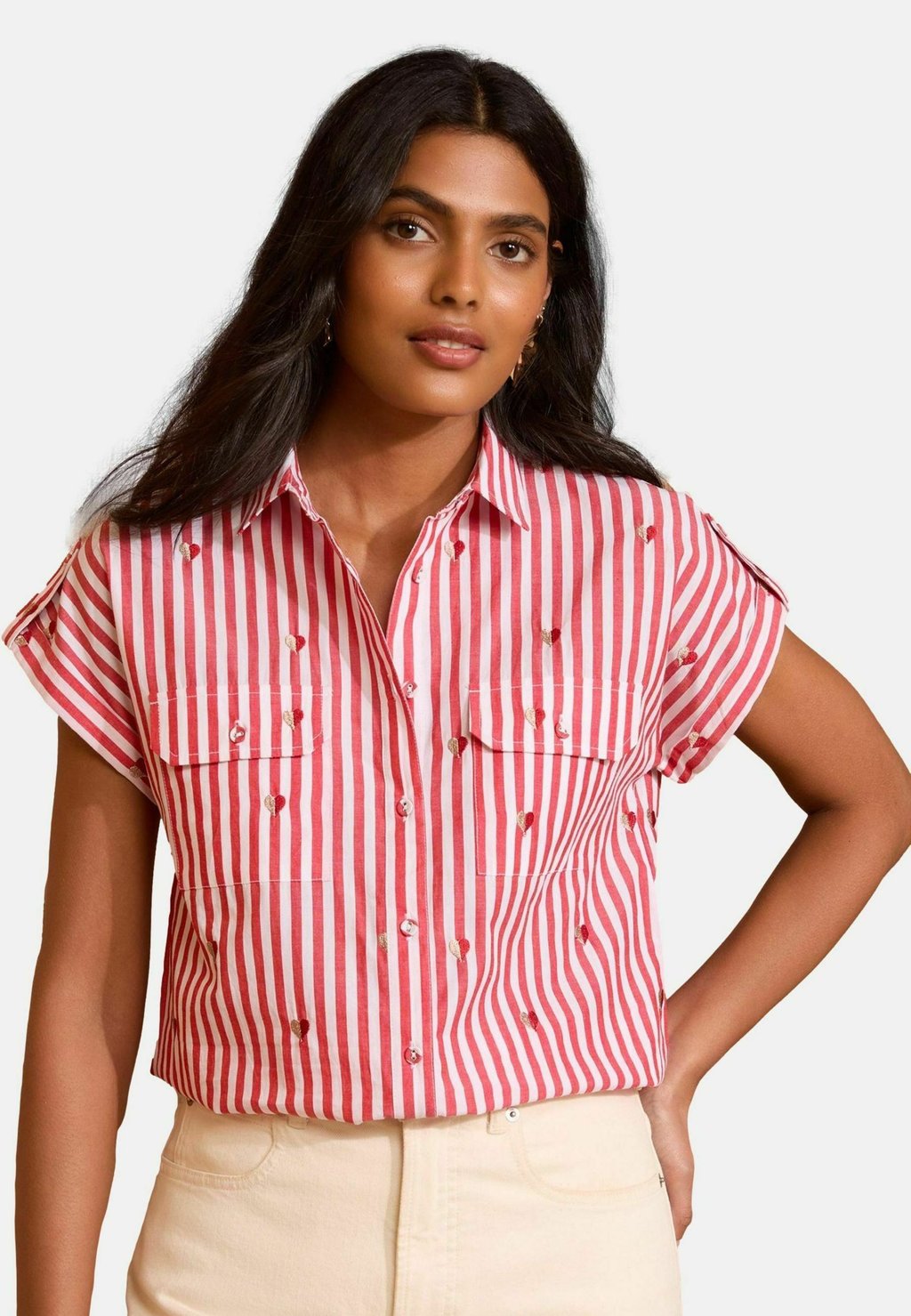 Блузка на пуговицах REGULAR FIT - BUTTON THROUGH ROLL SLEEVE Love & Roses, красный
Блузка на пуговицах REGULAR FIT - BUTTON THROUGH ROLL SLEEVE Love & Roses, красный