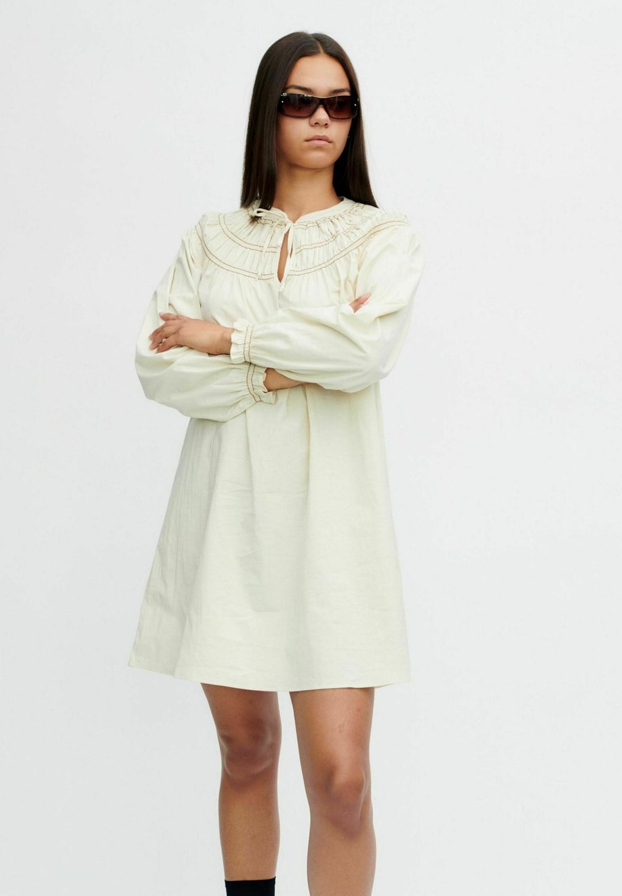 Платье Résumé FAUNA, Creme/Beige
Платье Résumé FAUNA, Creme/Beige