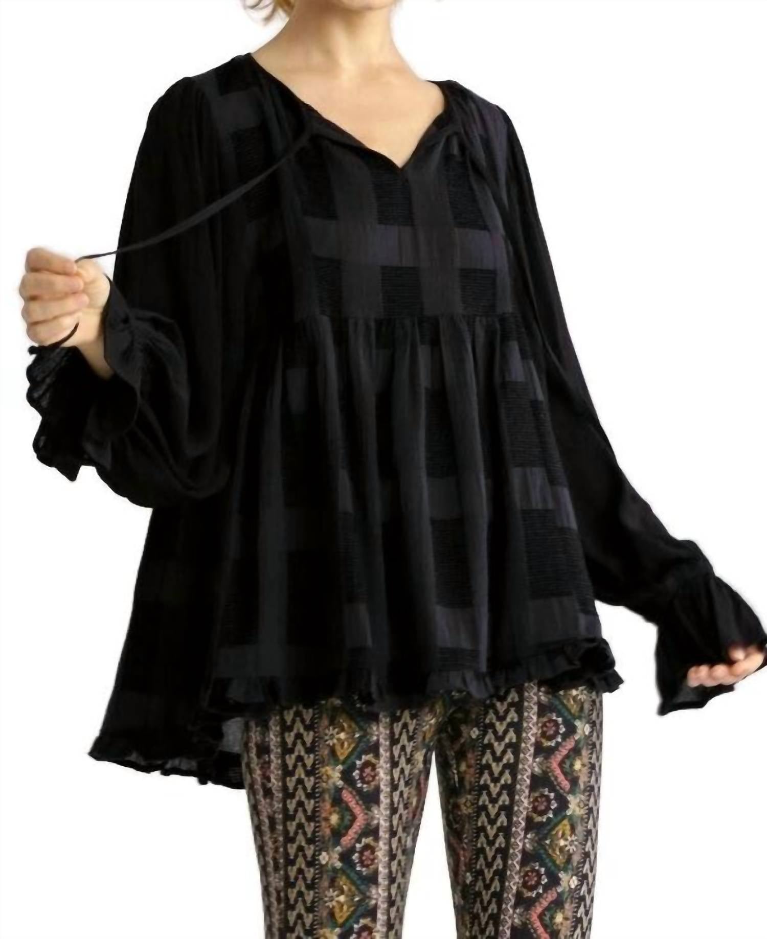 Черный топ-бэбидолл из синели Umgee
Черный топ-бэбидолл из синели Umgee