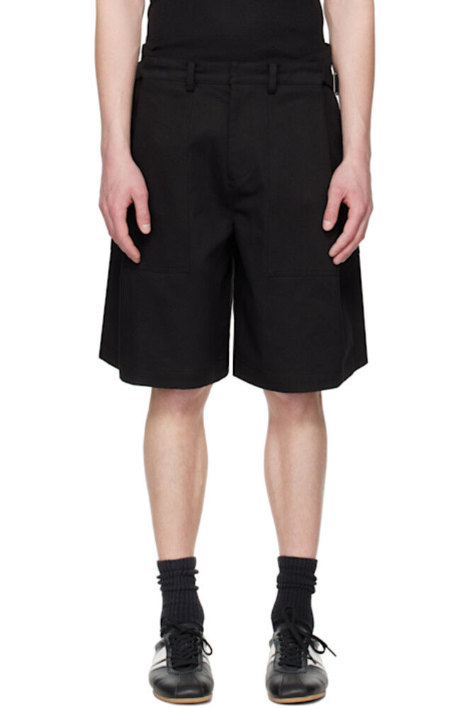 Эксклюзивные черные шорты из твила от SSENSE System
Эксклюзивные черные шорты из твила от SSENSE System