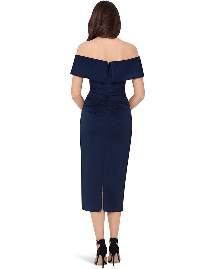 Платье XSCAPE Scuba Crepe Over-the-Shoulder Side Ruched Dress, цвет Midnight
Платье XSCAPE Scuba Crepe Over-the-Shoulder Side Ruched Dress, цвет Midnight