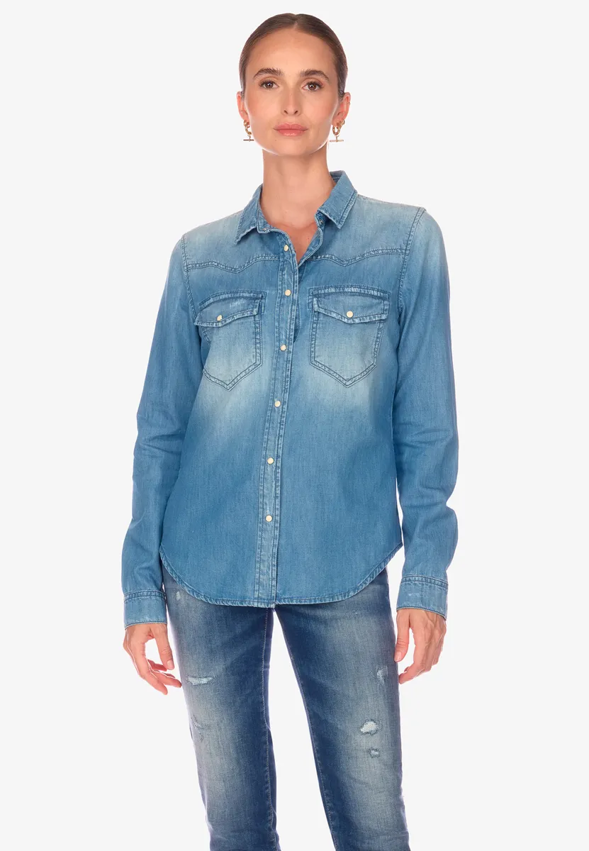 Джинсовая рубашка Le Temps Des Cerises "JUANITA" с классическим воротником, синий
Джинсовая рубашка Le Temps Des Cerises "JUANITA" с классическим воротником, синий
