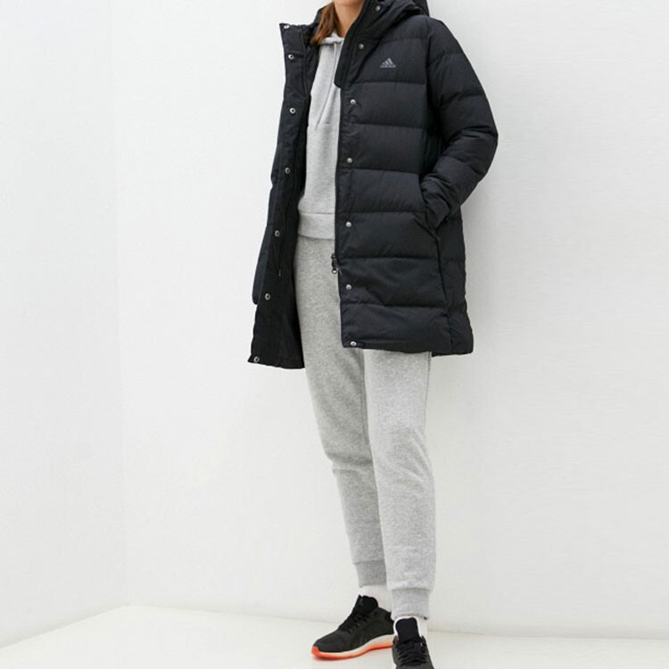 Пуховик женский черный Adidas
Пуховик женский черный Adidas