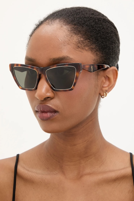 Солнцезащитные очки Saint Laurent, коричневый
Солнцезащитные очки Saint Laurent, коричневый