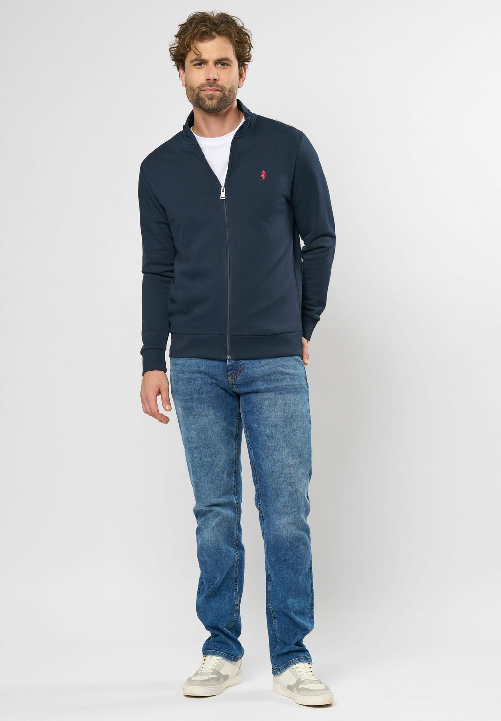 Толстовка на молнии JONES MCS, темно-синий
Толстовка на молнии JONES MCS, темно-синий