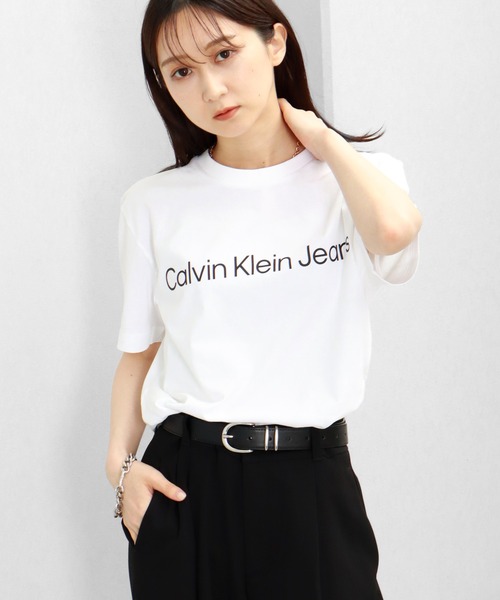 Футболка с коротким рукавом, базовый крой Calvin Klein, белый
Футболка с коротким рукавом, базовый крой Calvin Klein, белый