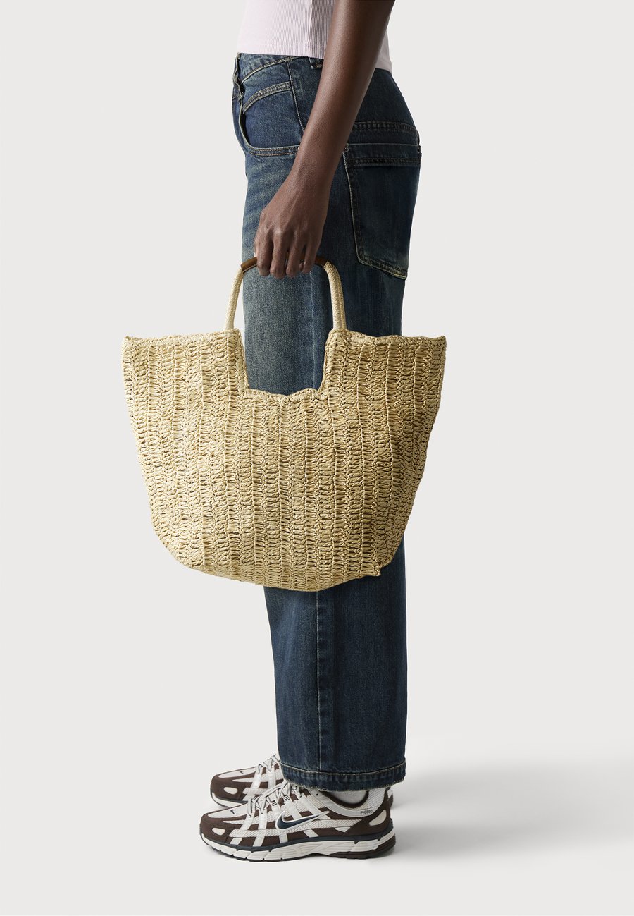 Сумка-шоппер PARFOIS BAG ALVITA, Natural Color/Beige
Сумка-шоппер PARFOIS BAG ALVITA, Natural Color/Beige