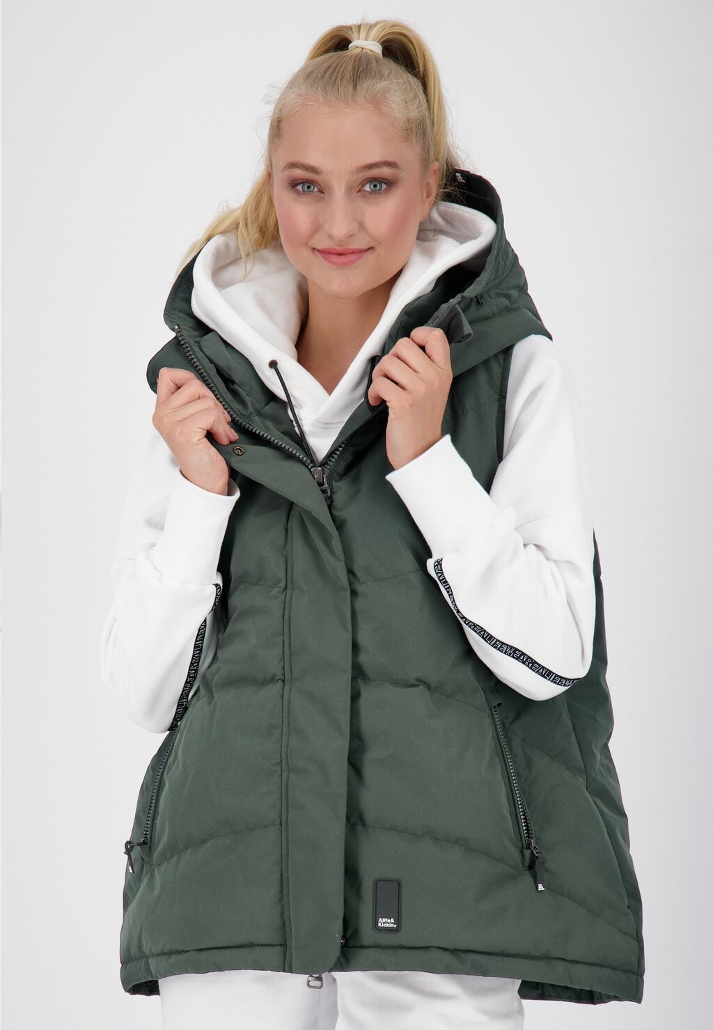 Жилет Junisak alife & kickin, цвет dark forest
Жилет Junisak alife & kickin, цвет dark forest