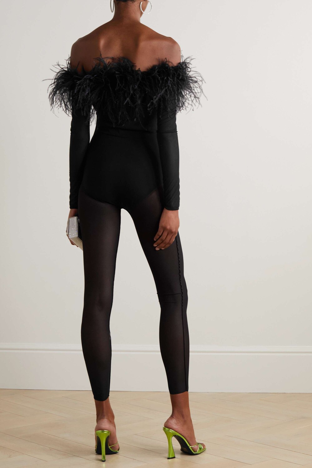 OSÉREE Комбинезон из эластичной сетки с открытыми плечами и отделкой перьями, черный
OSÉREE Комбинезон из эластичной сетки с открытыми плечами и отделкой перьями, черный