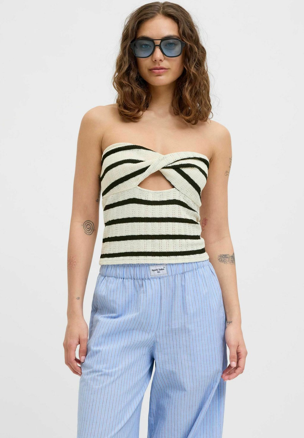 Топ JXLINNEA JJXX, черный
Топ JXLINNEA JJXX, черный