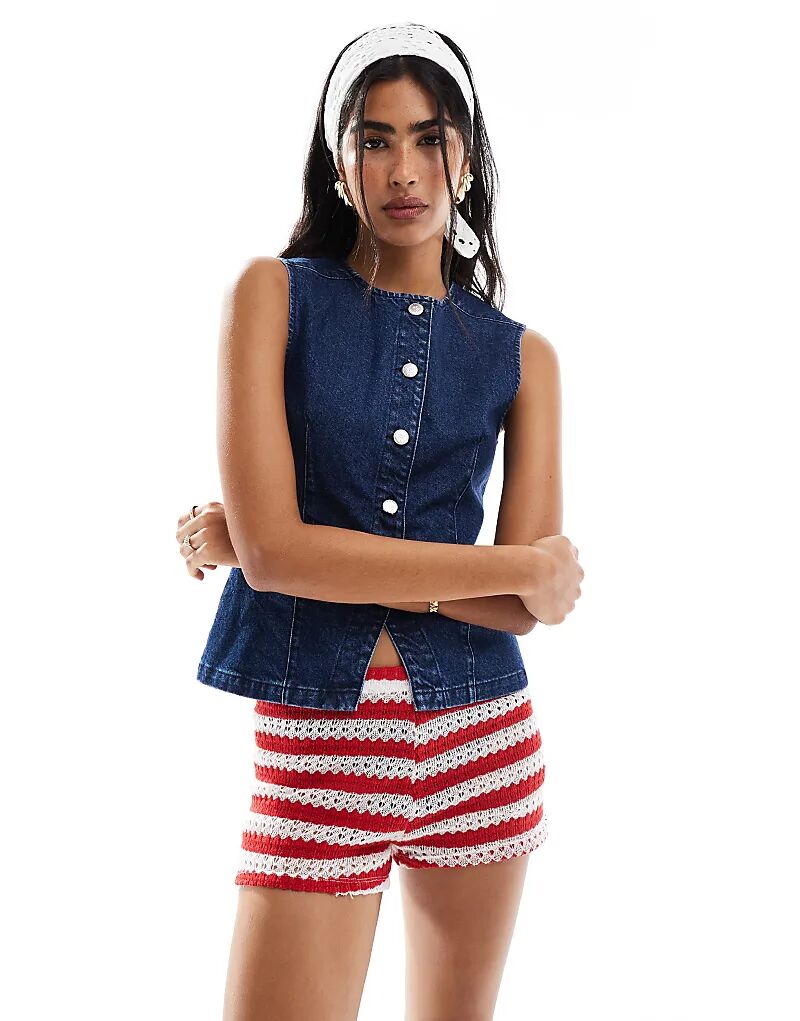 Джинсовый жилет Miss Selfridge цвета индиго
Джинсовый жилет Miss Selfridge цвета индиго