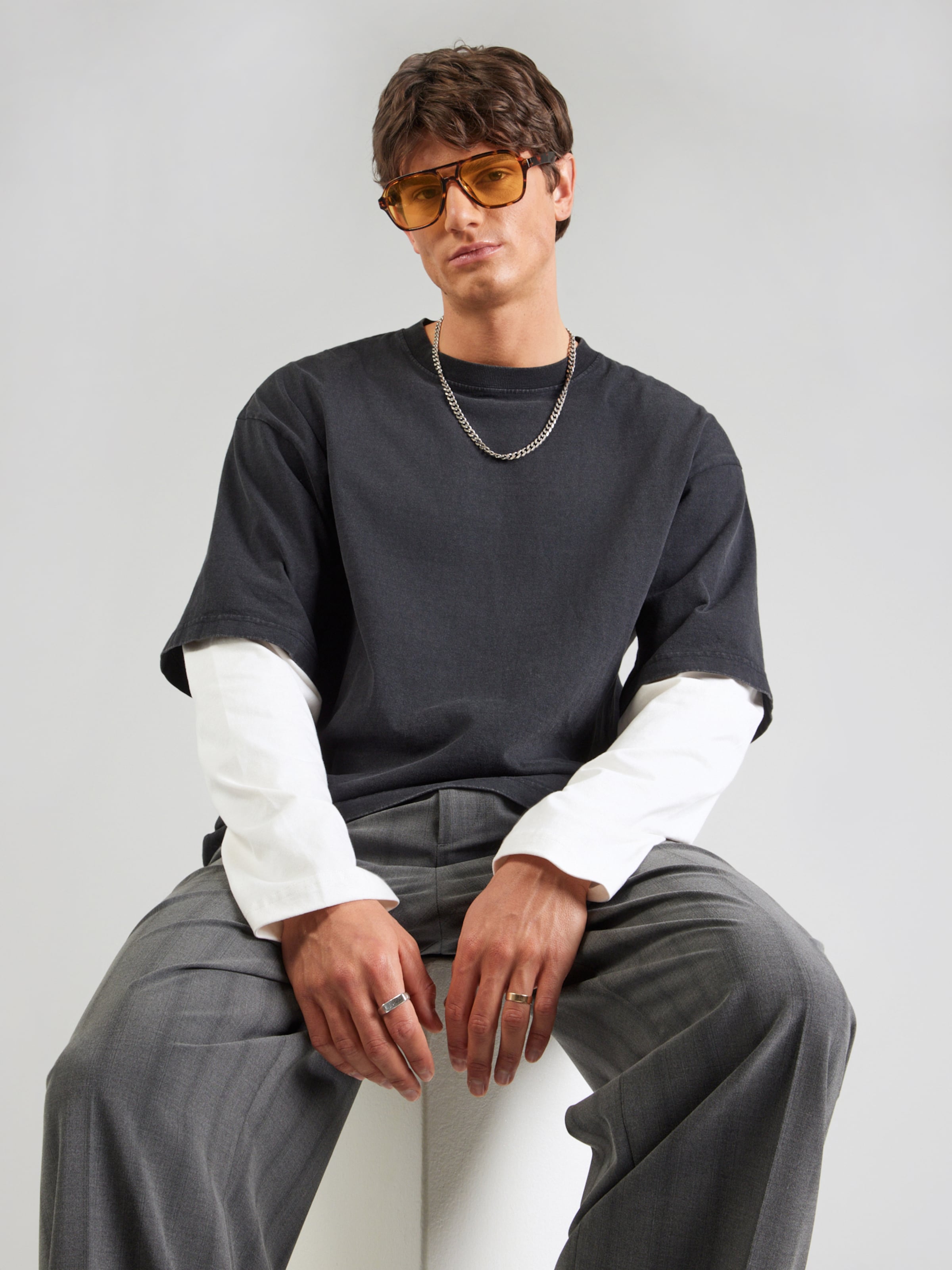 WEEKDAY Футболка в черном цвете
WEEKDAY Футболка в черном цвете