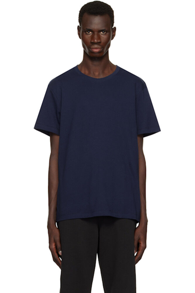 Классическая футболка «SKIMS Cotton» темно-синего цвета
Классическая футболка «SKIMS Cotton» темно-синего цвета