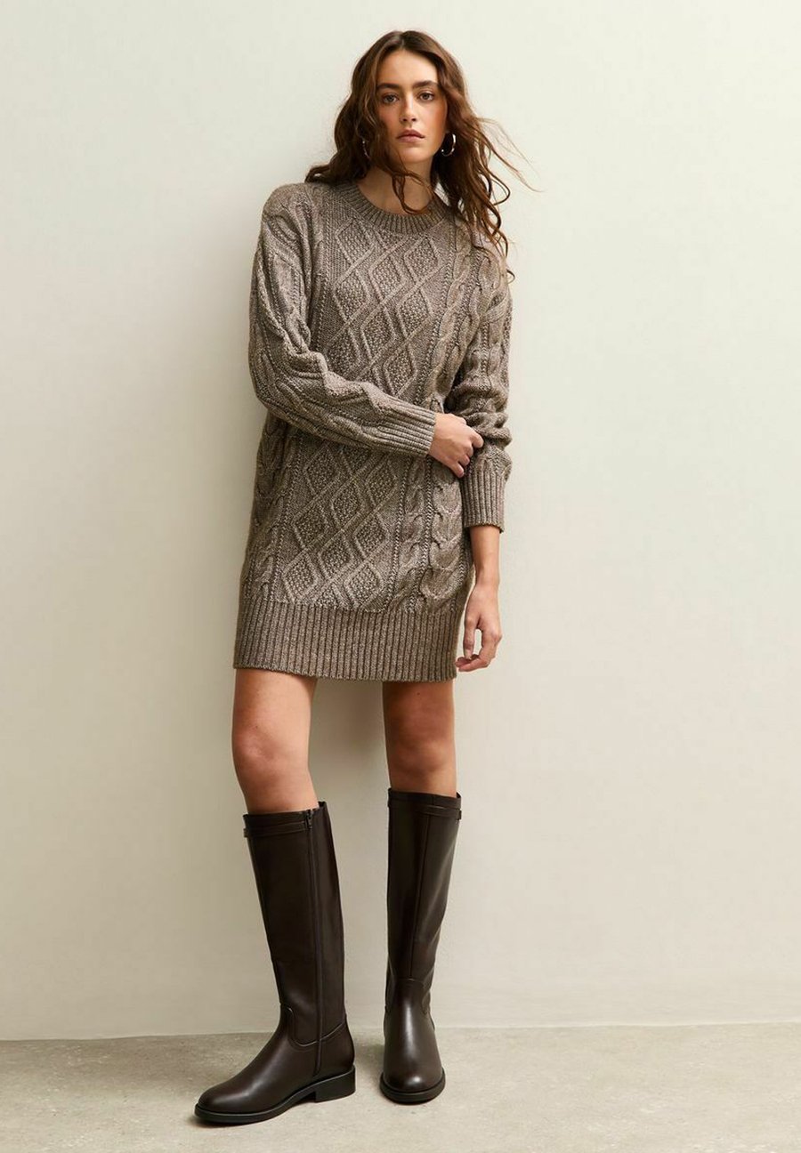 Платье New Look CABLE CREW MINI, Mink/Light Brown
Платье New Look CABLE CREW MINI, Mink/Light Brown