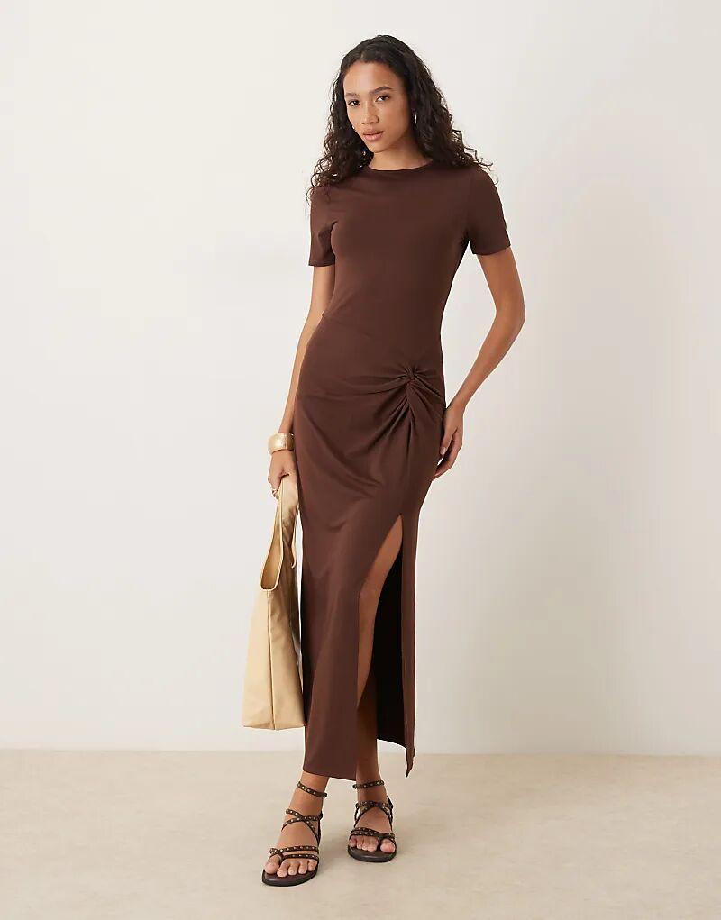Платье миди ASOS DESIGN с узлом спереди в шоколадно-бордовой цветовой гамме
Платье миди ASOS DESIGN с узлом спереди в шоколадно-бордовой цветовой гамме