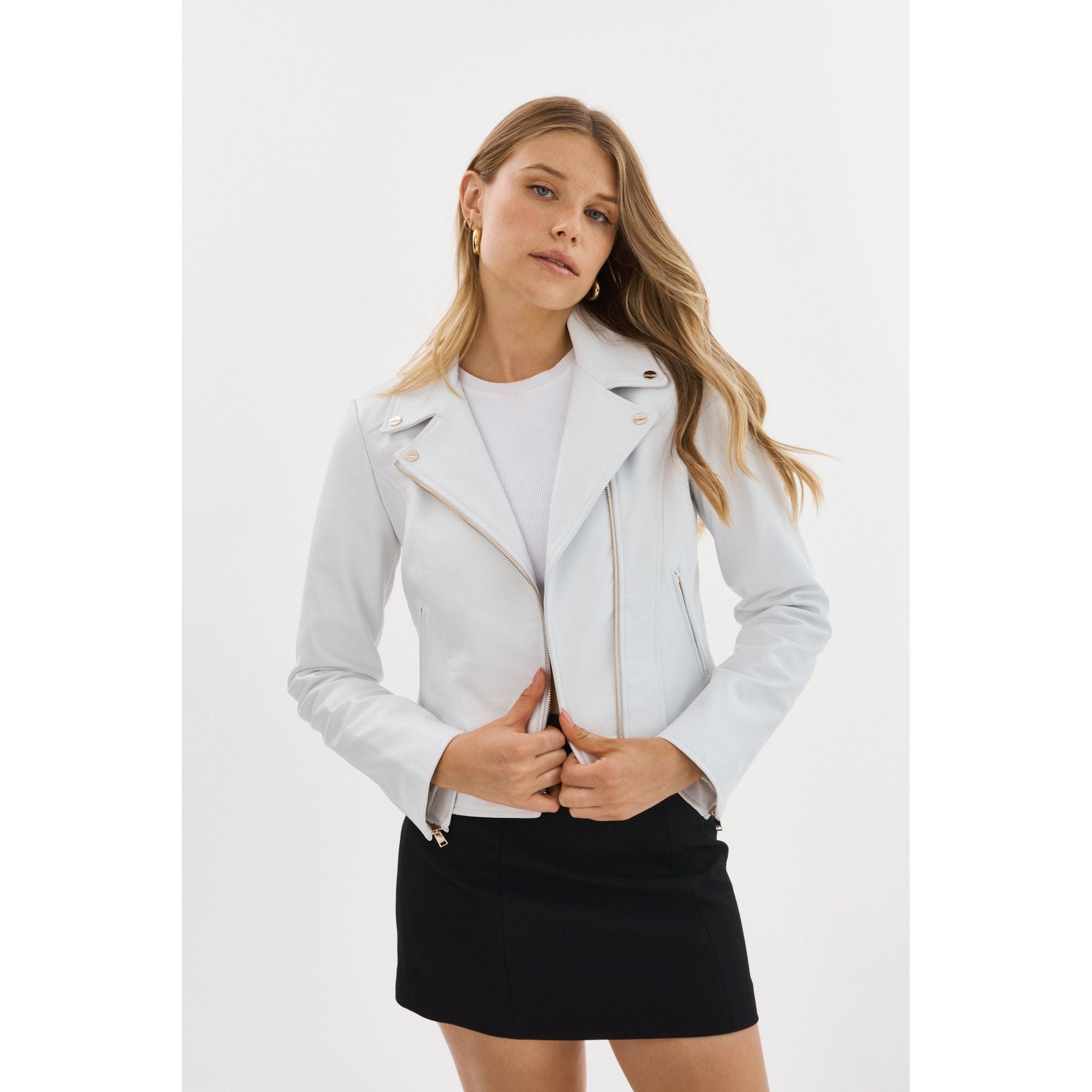 Келси | Кожаная косуха с шампань фурнитурой Lamarque, белый
Келси | Кожаная косуха с шампань фурнитурой Lamarque, белый