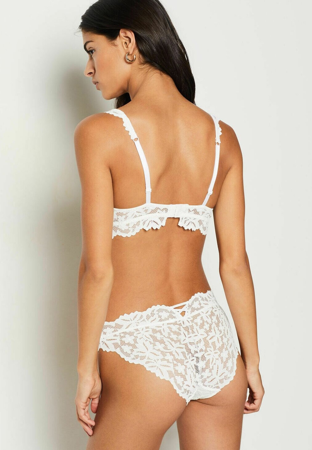 Трусы LEGENDE Etam, белый
Трусы LEGENDE Etam, белый