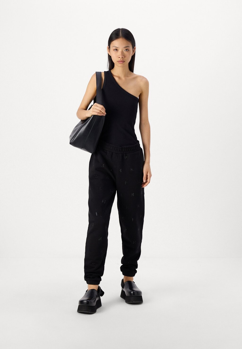 Тренировочный низ KARL LAGERFELD, черный
Тренировочный низ KARL LAGERFELD, черный