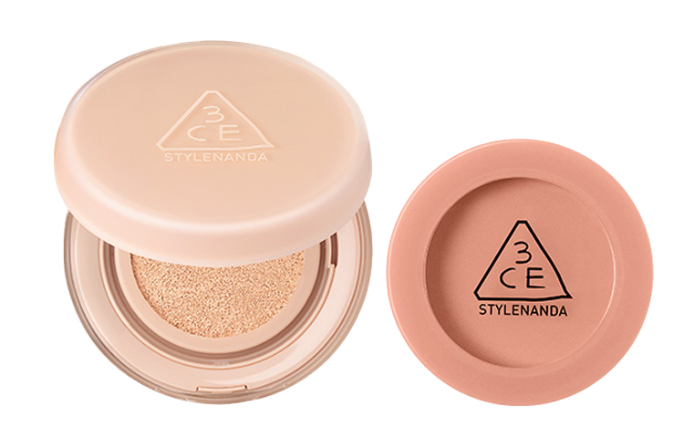 Набор косметики для женщин 3CE
Набор косметики для женщин 3CE