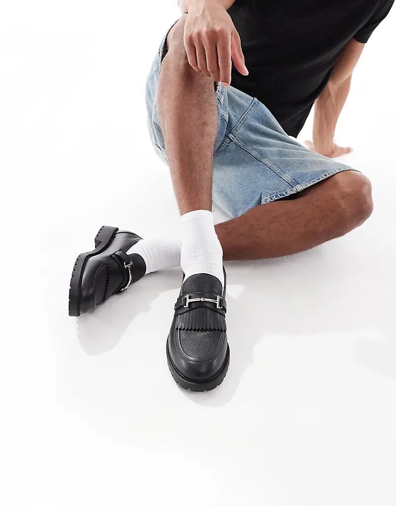 Черные мокасины ASOS DESIGN с имитацией крокодиловой кожи, рифленой подошвой и шнуровкой
Черные мокасины ASOS DESIGN с имитацией крокодиловой кожи, рифленой подошвой и шнуровкой