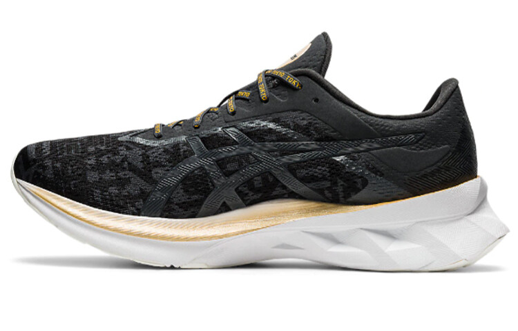 Мужские кроссовки Asics Novablast
Мужские кроссовки Asics Novablast