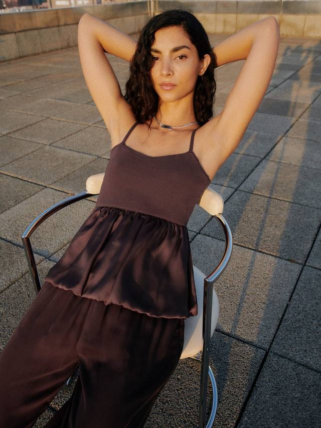 Топ Istambul с разрезной вязкой и перекрестной спинкой Mango, Brown
Топ Istambul с разрезной вязкой и перекрестной спинкой Mango, Brown