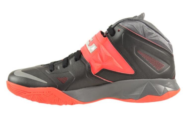 Баскетбольные кроссовки Zoom Soldier 7 мужские, среднего размера, черные Nike
Баскетбольные кроссовки Zoom Soldier 7 мужские, среднего размера, черные Nike