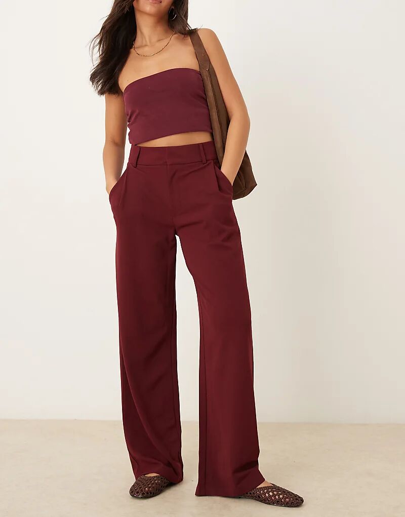 Широкие брюки JDY строгие, бордового цвета
Широкие брюки JDY строгие, бордового цвета