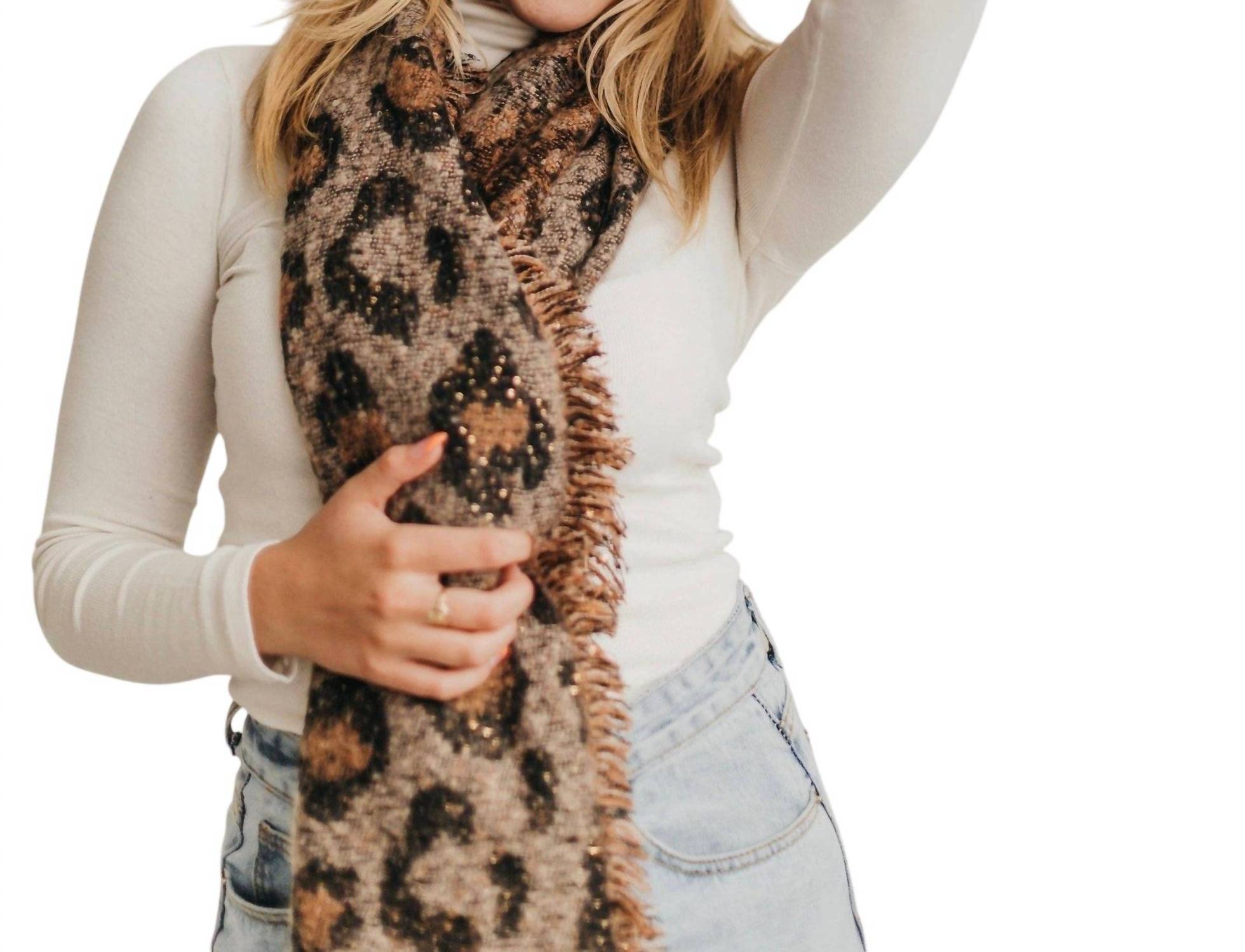 Шарф с леопардовым принтом и пайетками коричневого/черного цвета Pretty Simple
Шарф с леопардовым принтом и пайетками коричневого/черного цвета Pretty Simple