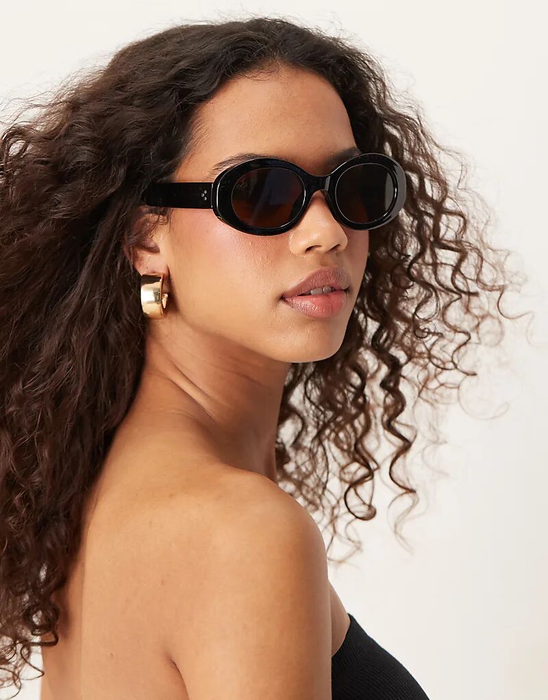 Солнцезащитные очки Jeepers Peepers Bubble Oval черного цвета
Солнцезащитные очки Jeepers Peepers Bubble Oval черного цвета