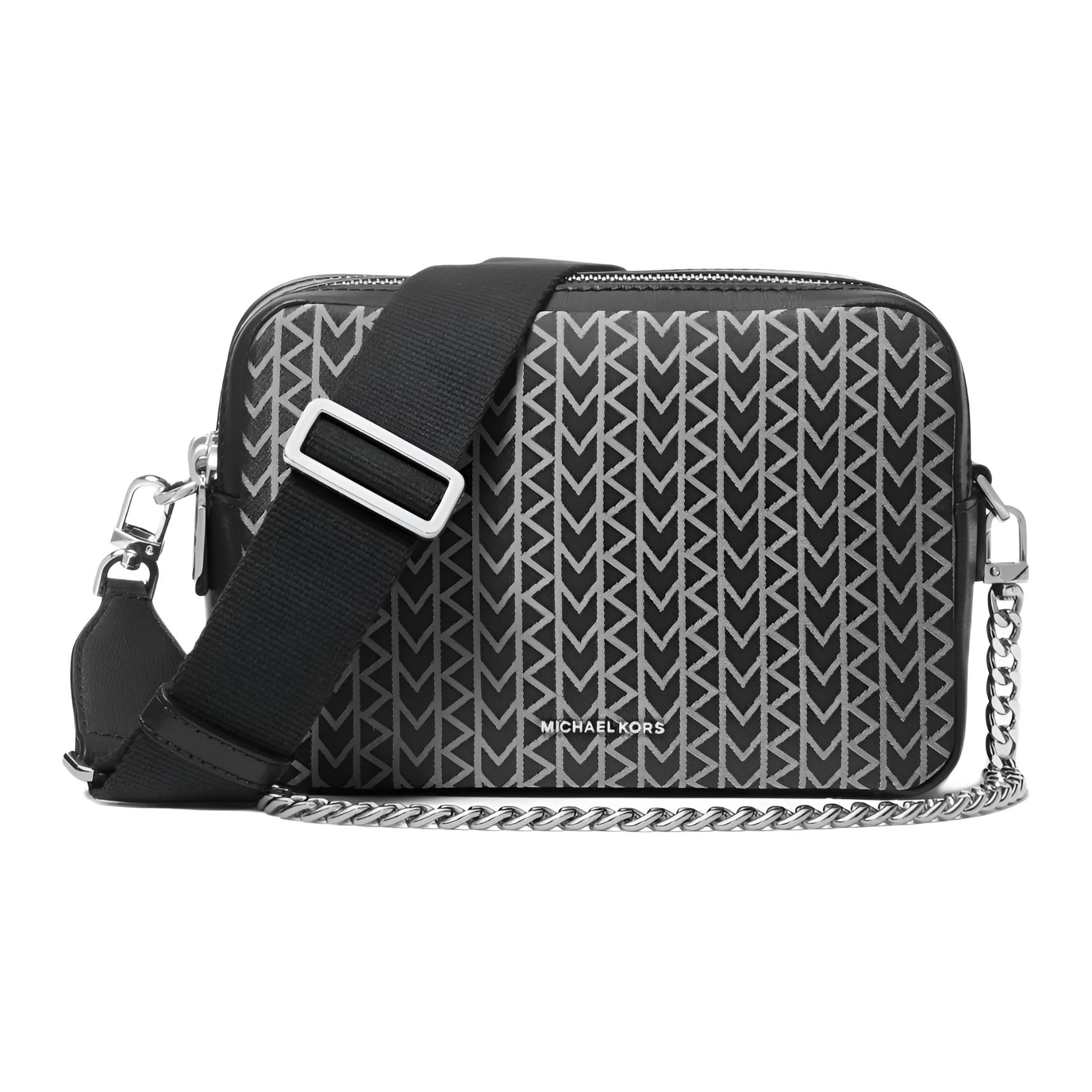 MICHAEL KORS Барсетка Bryant из ткани с кожаными вставками средний размер женская черная
MICHAEL KORS Барсетка Bryant из ткани с кожаными вставками средний размер женская черная