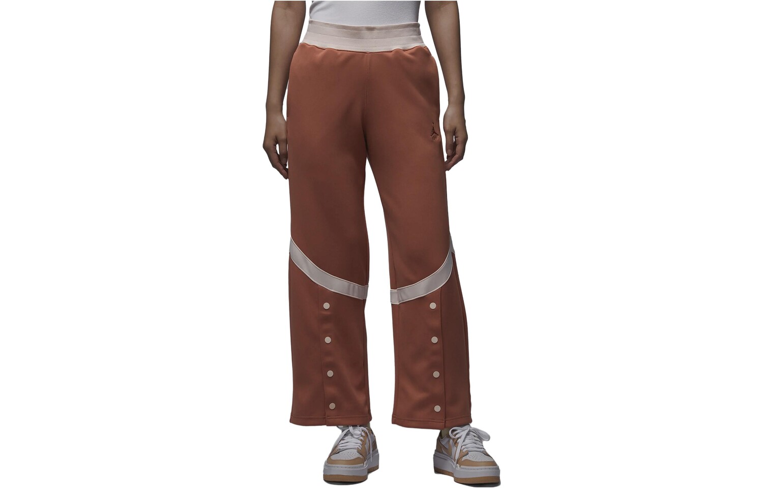 Трикотажные спортивные штаны женские оранжевые Jordan
Трикотажные спортивные штаны женские оранжевые Jordan