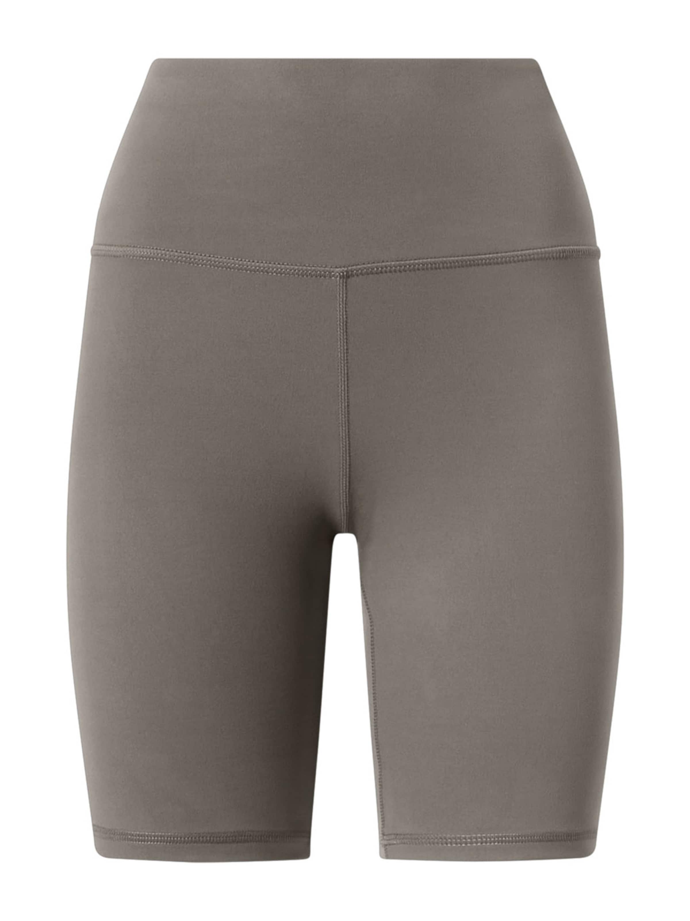 Champion Authentic Athletic Apparel Скинни в цвете Taupe
Champion Authentic Athletic Apparel Скинни в цвете Taupe
